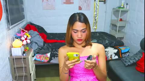 Snapshot of asian_loraine chatting on 02.19.26 LOVELY LORAINE online show from 02.19.26