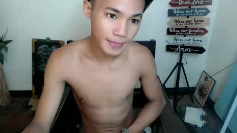 asian_lover05 online show from 10.14.25