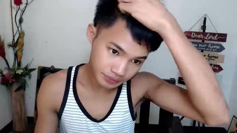 asian_lover05 online show from 10.17.25