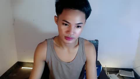 Snapshot of asian_lover05 chatting on 03.18.26 asian_lover05 online show from 03.18.26