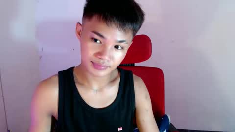 Snapshot of asian_lover05 chatting on 05.18.26 asian_lover05 online show from 05.18.26