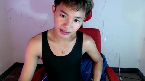 Snapshot of asian_lover05 chatting on 06.18.26 asian_lover05 online show from 06.18.26