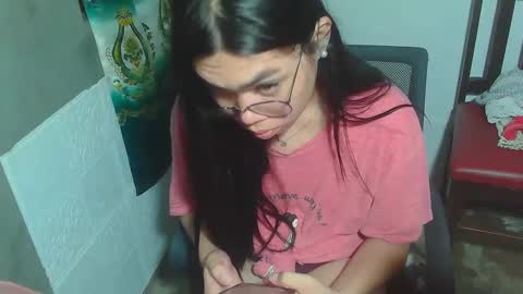 Snapshot of asian_rhean chatting on 02.05.25 Rhean online show from 02.05.25