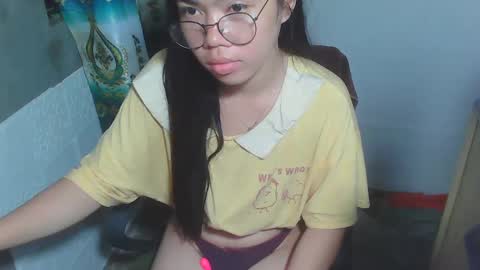 Snapshot of asian_rhean chatting on 03.03.25 Rhean online show from 03.03.25