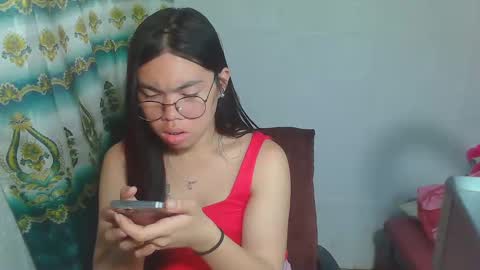 Snapshot of asian_rhean chatting on 03.12.25 Rhean online show from 03.12.25