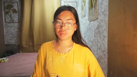 Snapshot of asian_rhean chatting on 09.17.25 Rhean online show from 09.17.25