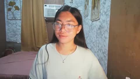 Snapshot of asian_rhean chatting on 09.20.25 Rhean online show from 09.20.25