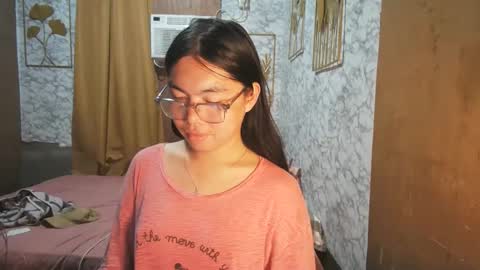 Snapshot of asian_rhean chatting on 09.24.25 Rhean online show from 09.24.25