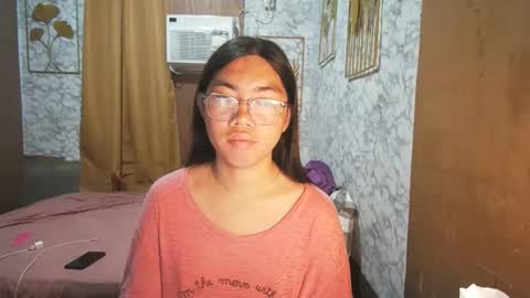 Snapshot of asian_rhean chatting on 09.25.25 Rhean online show from 09.25.25