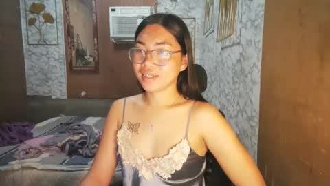 Snapshot of asian_rhean chatting on 10.20.25 Rhean online show from 10.20.25