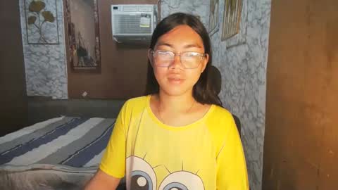 Snapshot of asian_rhean chatting on 10.21.25 Rhean online show from 10.21.25