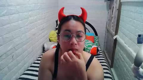 Trixie online show from 11.02.25