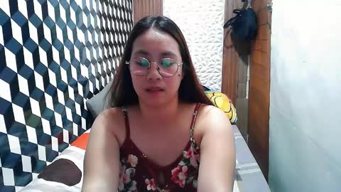 Snapshot of asian_sexydimples chatting on 04.24.26 Trixie online show from 04.24.26