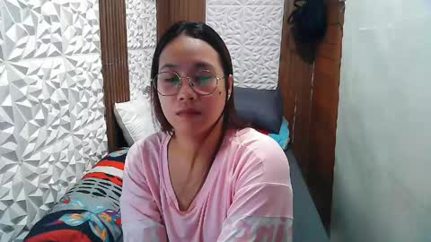 Snapshot of asian_sexydimples chatting on 05.14.26 Trixie online show from 05.14.26