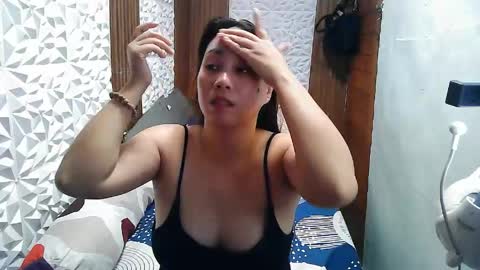 Snapshot of asian_sexydimples chatting on 05.29.26 Trixie online show from 05.29.26