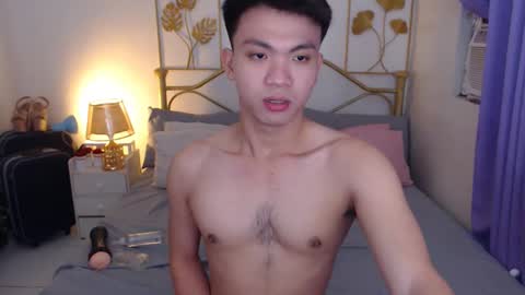 Snapshot of asiancock302816 chatting on 02.19.25 asiancock302816 online show from 02.19.25
