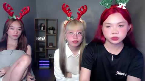 Snapshot of asiancutie0 chatting on 12.27.24 online show from 12.27.24