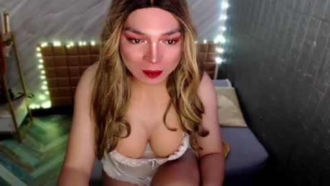 Snapshot of asiandollxxx4u chatting on 04.05.26 BELLA NOTCH online show from 04.05.26