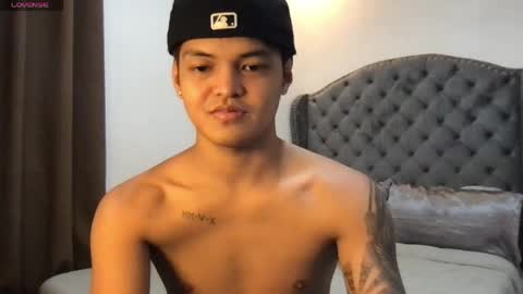 Snapshot of asianhugescott chatting on 05.27.26 VICTORIA SCOTT online show from 05.27.26
