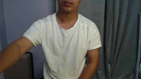 Snapshot of asianlatinoboy chatting on 08.01.26 Josh online show from 08.01.26