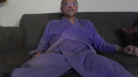 Snapshot of asianmixedman chatting on 05.14.26 Asian Mixed Man online show from 05.14.26