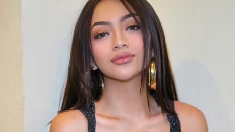 Miss Nia online show from 12.19.24