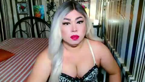 Snapshot of asiansexsymbol chatting on 04.27.26 rhegz online show from 04.27.26