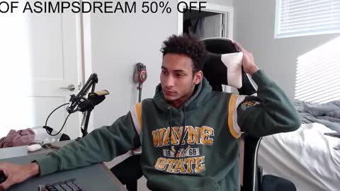 Snapshot of asimpsdream chatting on 11.16.25 asimpsdream online show from 11.16.25