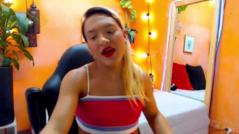 Snapshot of aslyhernandez chatting on 12.31.24 ASLY online show from 12.31.24