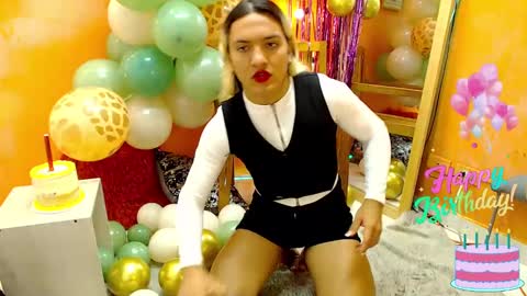 Snapshot of aslyhernandez chatting on 01.16.25 ASLY online show from 01.16.25