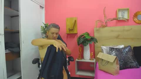 Snapshot of aslyhernandez chatting on 03.31.26 ASLY online show from 03.31.26