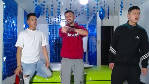 THOMAS AND DAMIAND online show from 03.07.25