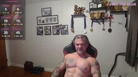 Snapshot of ass_chaser_1 chatting on 09.10.25 Ass Chaser online show from 09.10.25