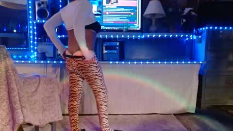 Snapshot of ass_so_sweet chatting on 03.23.26 SIR WILLIAM online show from 03.23.26