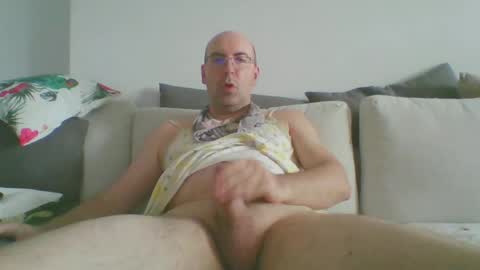 Snapshot of assbitch189 chatting on 06.12.26 assbitch189 online show from 06.12.26