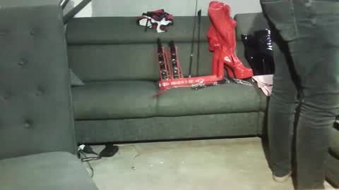 Snapshot of assforstrapon chatting on 12.26.24 sissyslut online show from 12.26.24