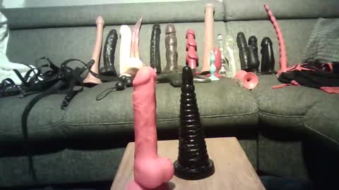 Snapshot of assforstrapon chatting on 02.28.25 sissyslut online show from 02.28.25