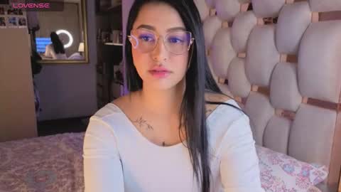 Snapshot of asshley__ chatting on 10.18.25 Ashley online show from 10.18.25