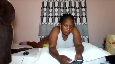 FLORAH DANIEL online show from 11.11.25