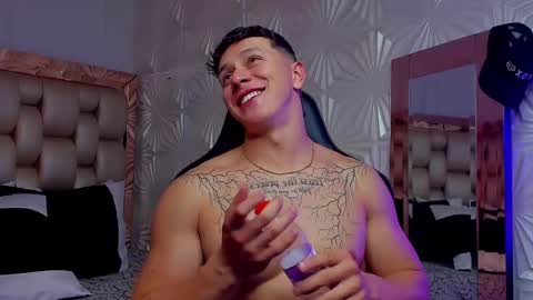 Snapshot of astonhills chatting on 01.10.25 astonhills online show from 01.10.25