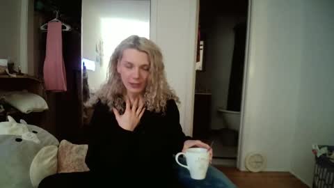 Snapshot of astorialove chatting on 03.05.25 AstoriaLove online show from 03.05.25