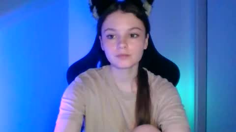 Snapshot of astradream_ chatting on 09.24.25 astradream_ online show from 09.24.25