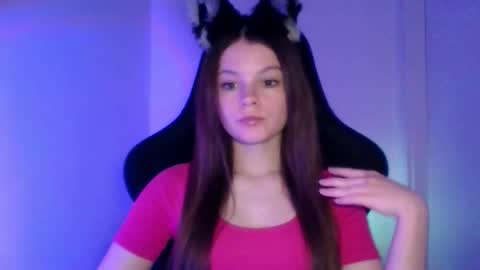 Snapshot of astradream_ chatting on 10.13.25 astradream_ online show from 10.13.25