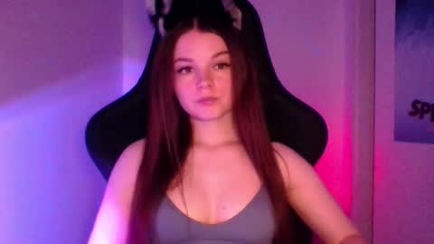 Snapshot of astradream_ chatting on 10.23.25 astradream_ online show from 10.23.25