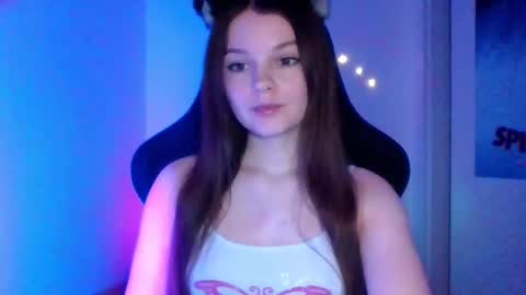 Snapshot of astradream_ chatting on 12.04.25 astradream_ online show from 12.04.25