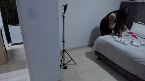 astrid_velle online show from 01.05.26