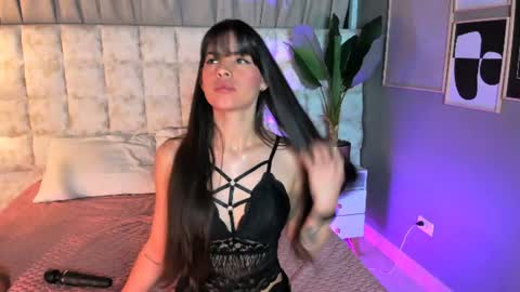 Snapshot of astrid_velle chatting on 06.17.26 astrid_velle online show from 06.17.26
