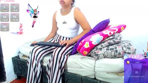 Snapshot of astridvagina18 chatting on 02.15.25 ASTRID online show from 02.15.25