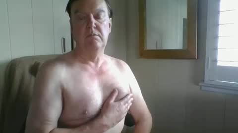 Snapshot of astute008 chatting on 01.09.26 astute008 online show from 01.09.26