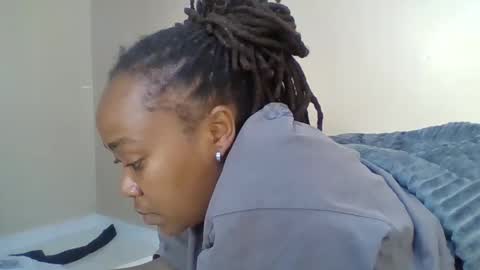 Snapshot of atara_seren chatting on 02.22.26 atara_seren online show from 02.22.26